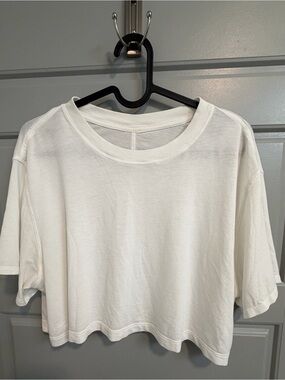 Lululemon White Cropped Tee Size Small